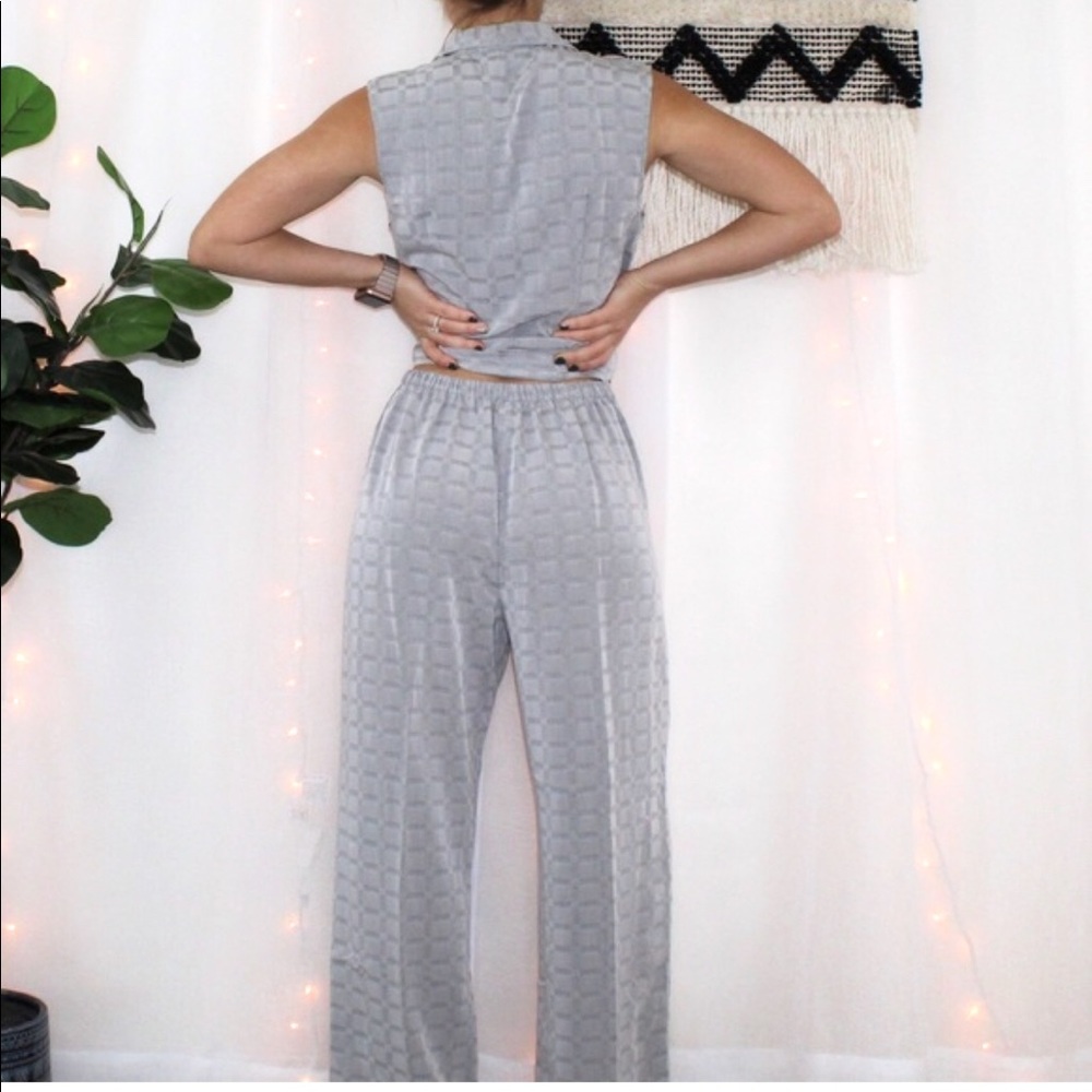 SOLDVintage Bruce Wayne Silver Gray Pant & Top Set - Picture 2 of 8